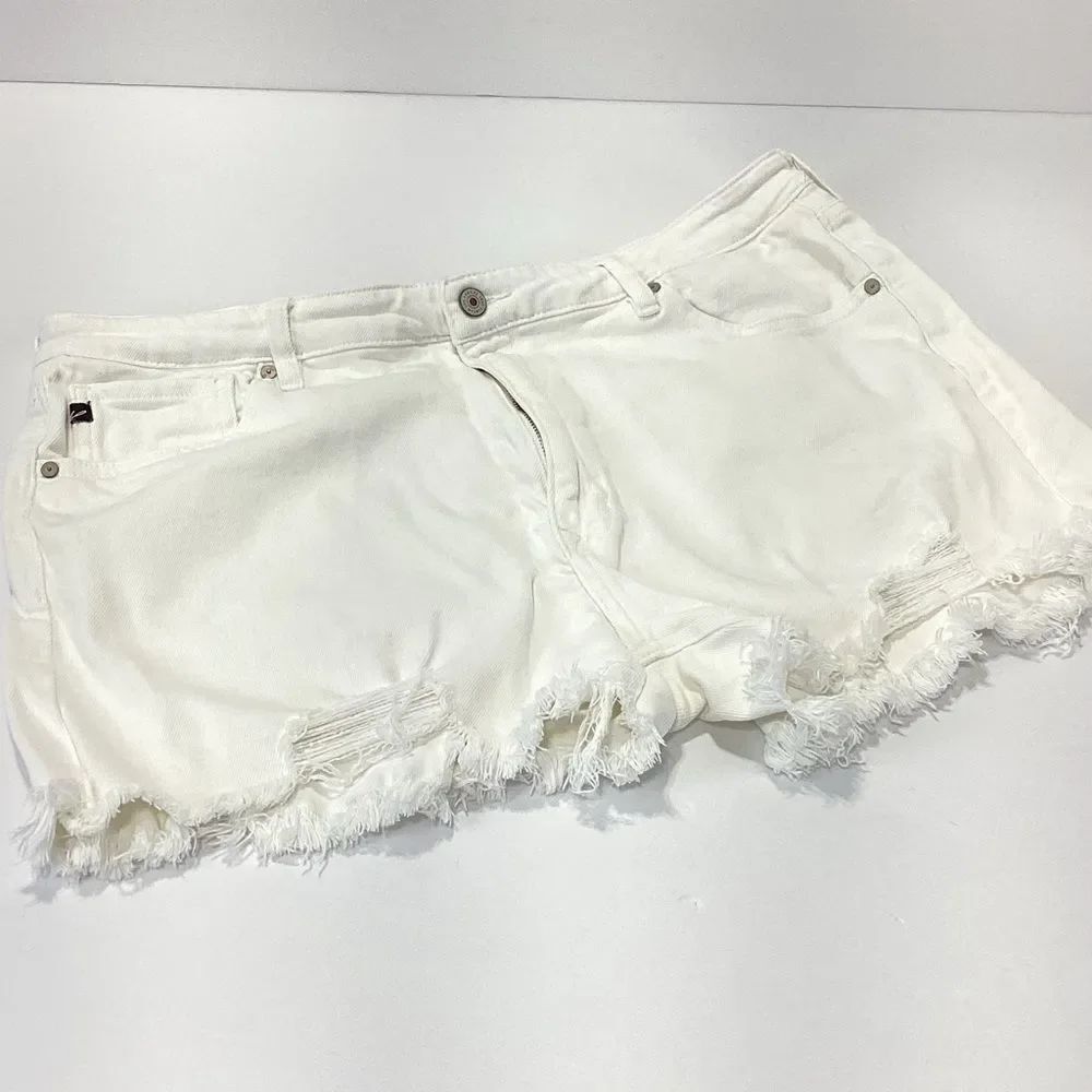 Kancan Women's White Distressed Cut Off Shorts Plus Size 33